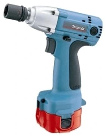 Акк. ударный гайковерт Makita 6918DWA, 12В, Ni-Cd 2Ah, 0-3000 уд/мин, 120Нм, чемодан, 1.6кг
