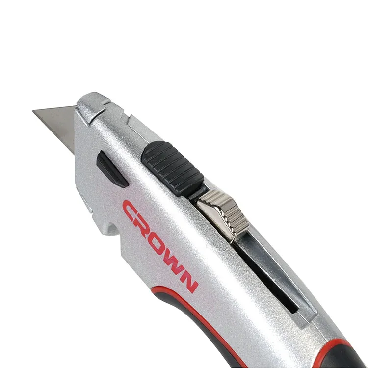 Нож выдвижной трапециевидные лезвия CROWN CPHKN-RTA6