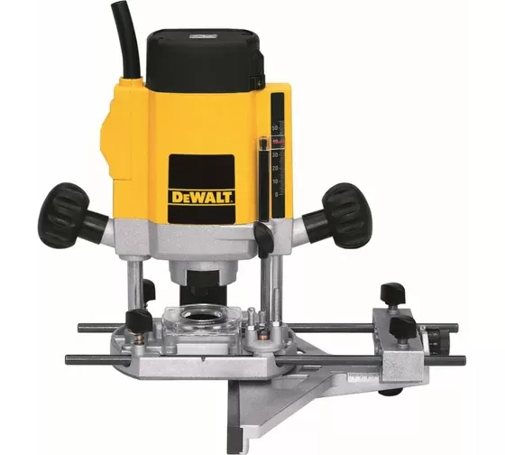 Фрезер DeWALT DW615